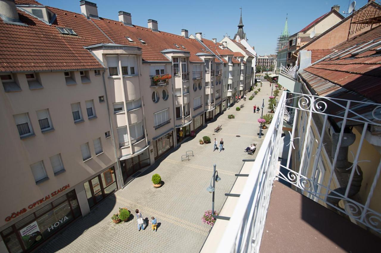 Centrum Lux 2 Apartmanok Kaposvár Eksteriør billede